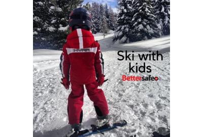 child_on_ski_slopes