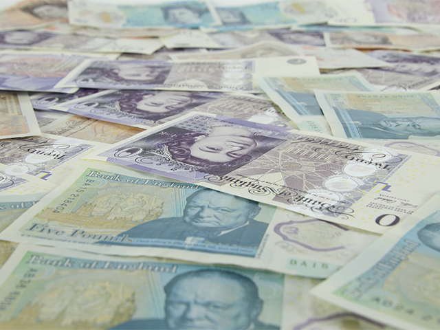 british_banknotes_laid_out